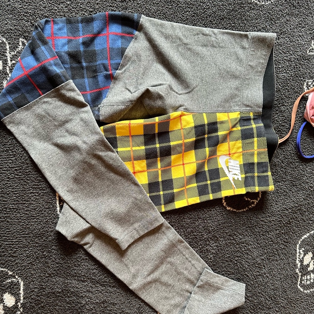 Grey Nike leggings